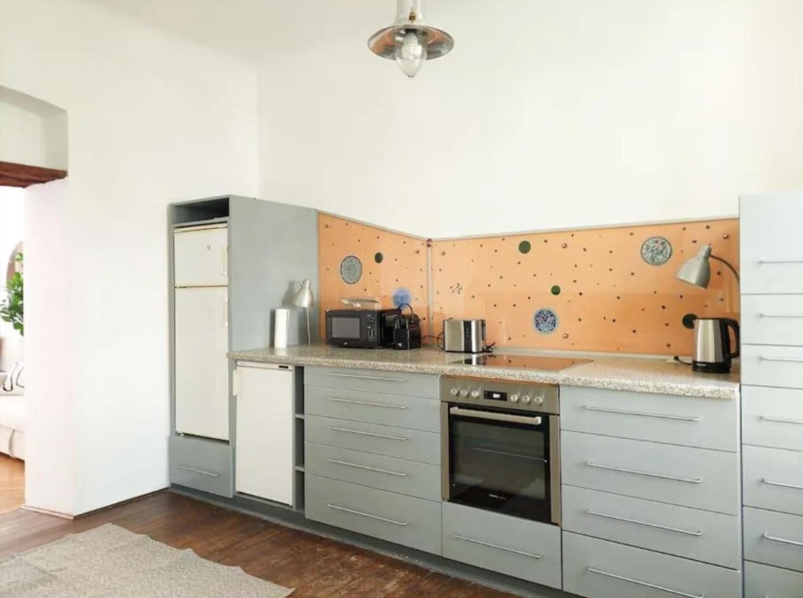 Eden Garden With Terrace & Bbq Apartment
