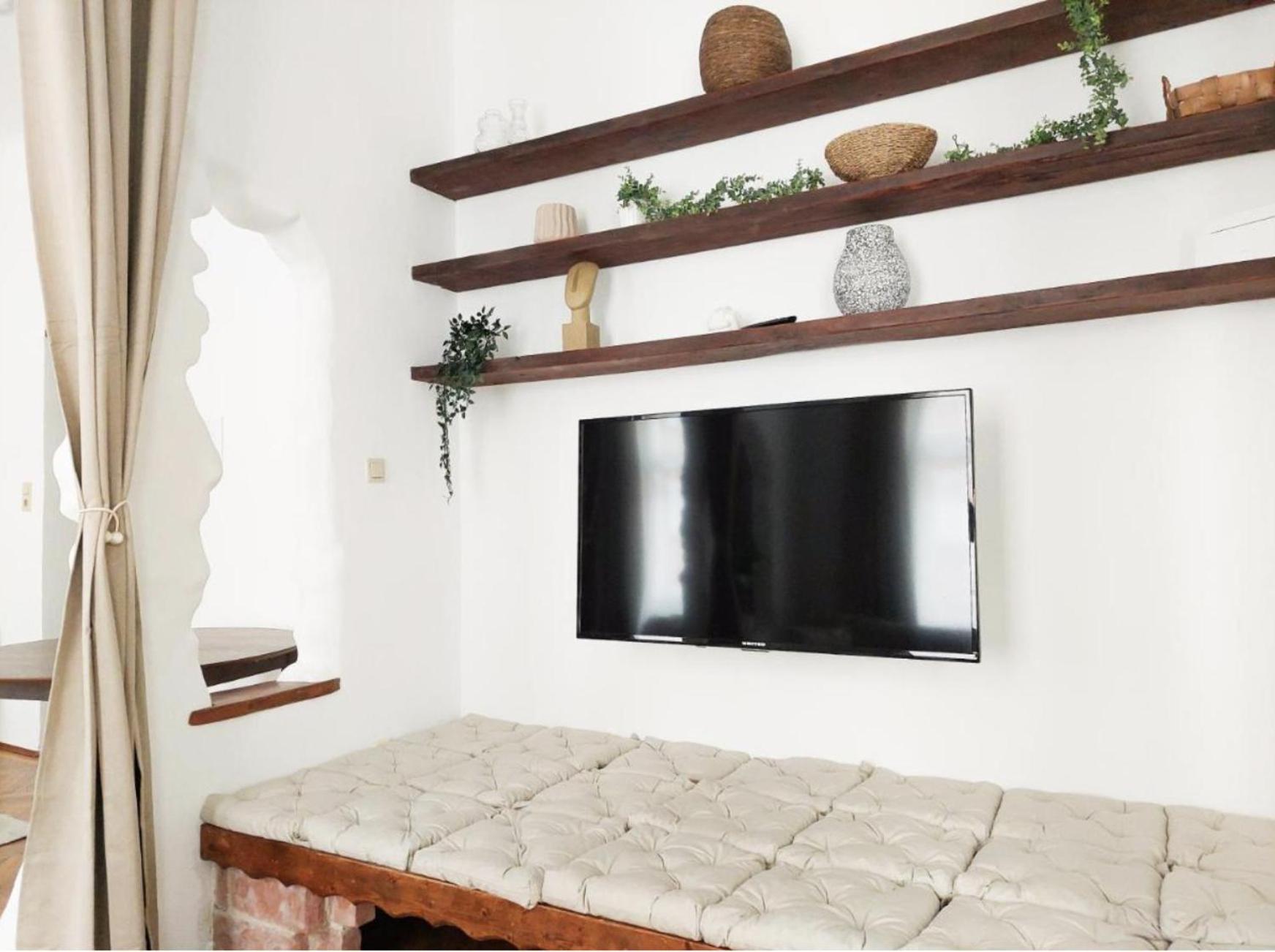 Eden Garden With Terrace & Bbq Apartment